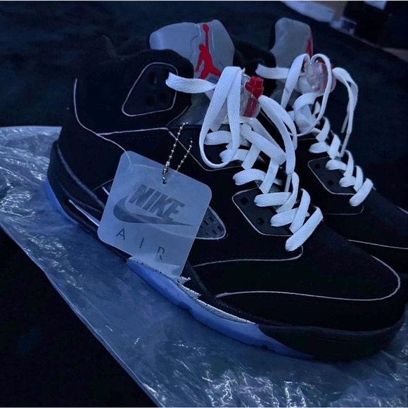Nike Men's Black and Red Sneakers